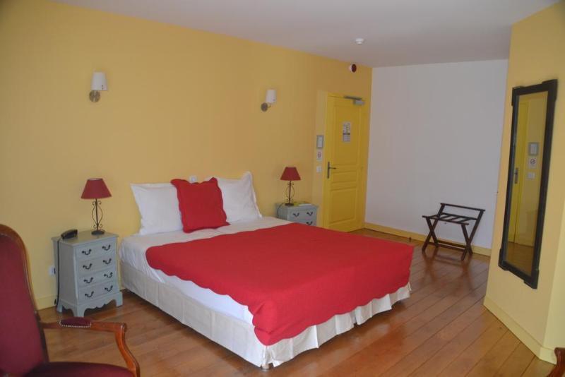 Logis Hotel Restaurant Relais De La Mothe Yzeures-sur-Creuse Εξωτερικό φωτογραφία
