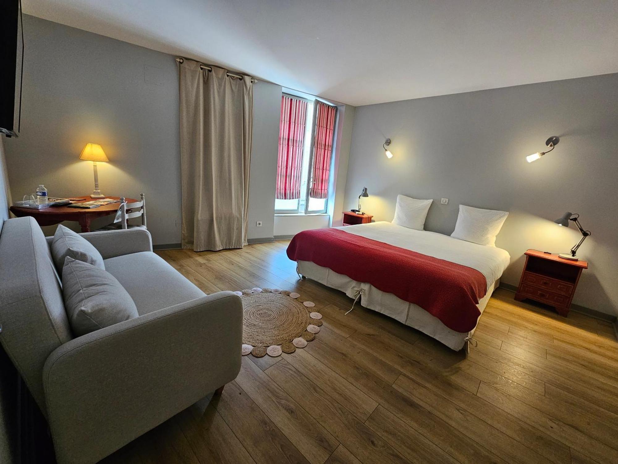 Logis Hotel Restaurant Relais De La Mothe Yzeures-sur-Creuse Εξωτερικό φωτογραφία