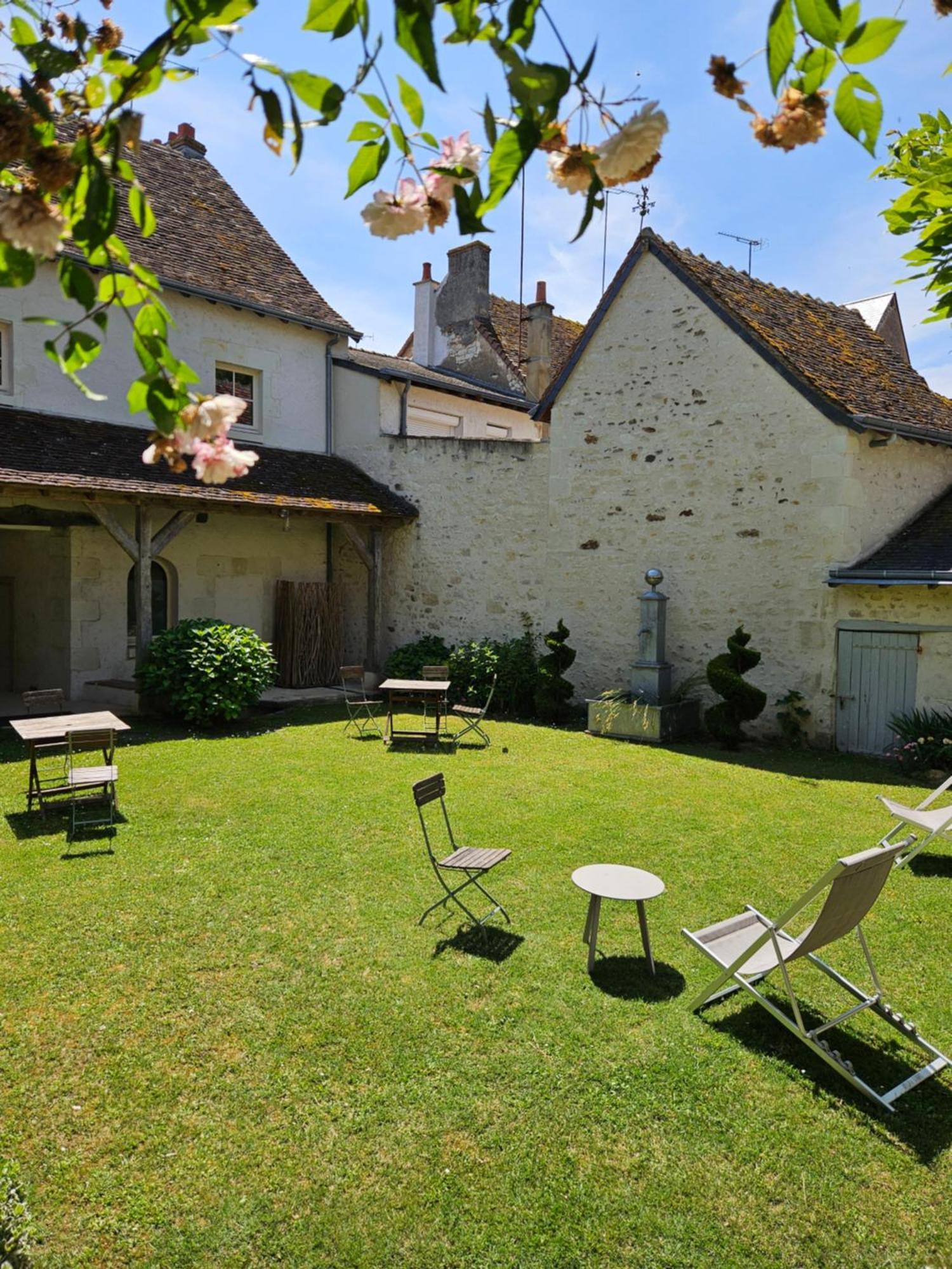 Logis Hotel Restaurant Relais De La Mothe Yzeures-sur-Creuse Εξωτερικό φωτογραφία