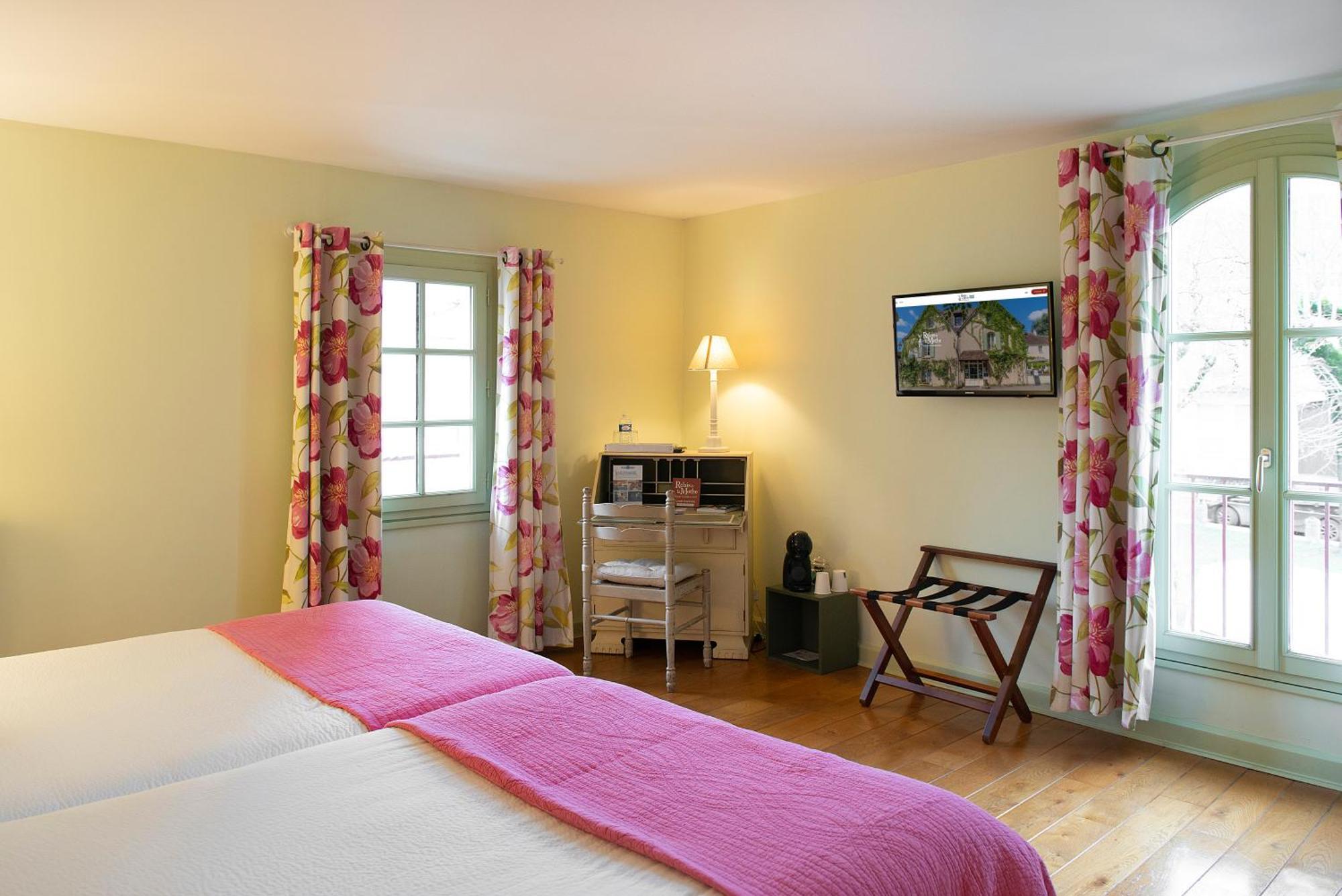 Logis Hotel Restaurant Relais De La Mothe Yzeures-sur-Creuse Εξωτερικό φωτογραφία